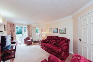 LIVING ROOM- click for photo gallery
